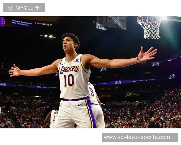 独行侠半场大胜尼克斯28分克里斯蒂三分雨轰18分罗宾逊双双12分12篮板表现出色